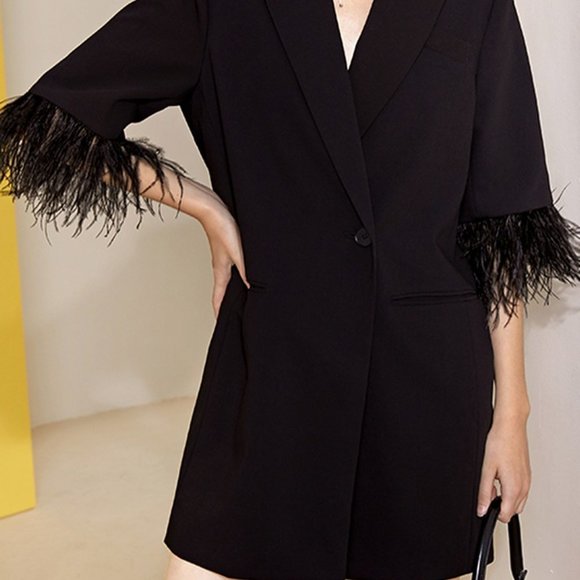 💥Black Blazer with Feather Cuff Sleeves - Picture 3 of 5